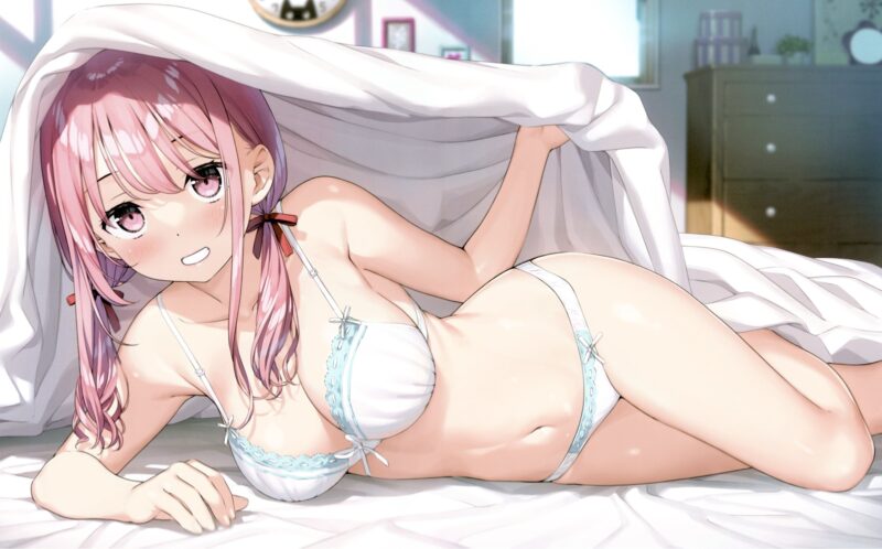 【画像】女の子「下着のままお布団被るの気持ちいいんだよね～♡」